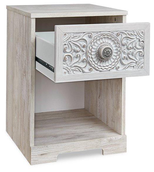 Paxberry Nightstand